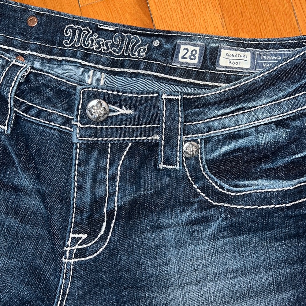 Miss Me size 28 signature Boot Jeans